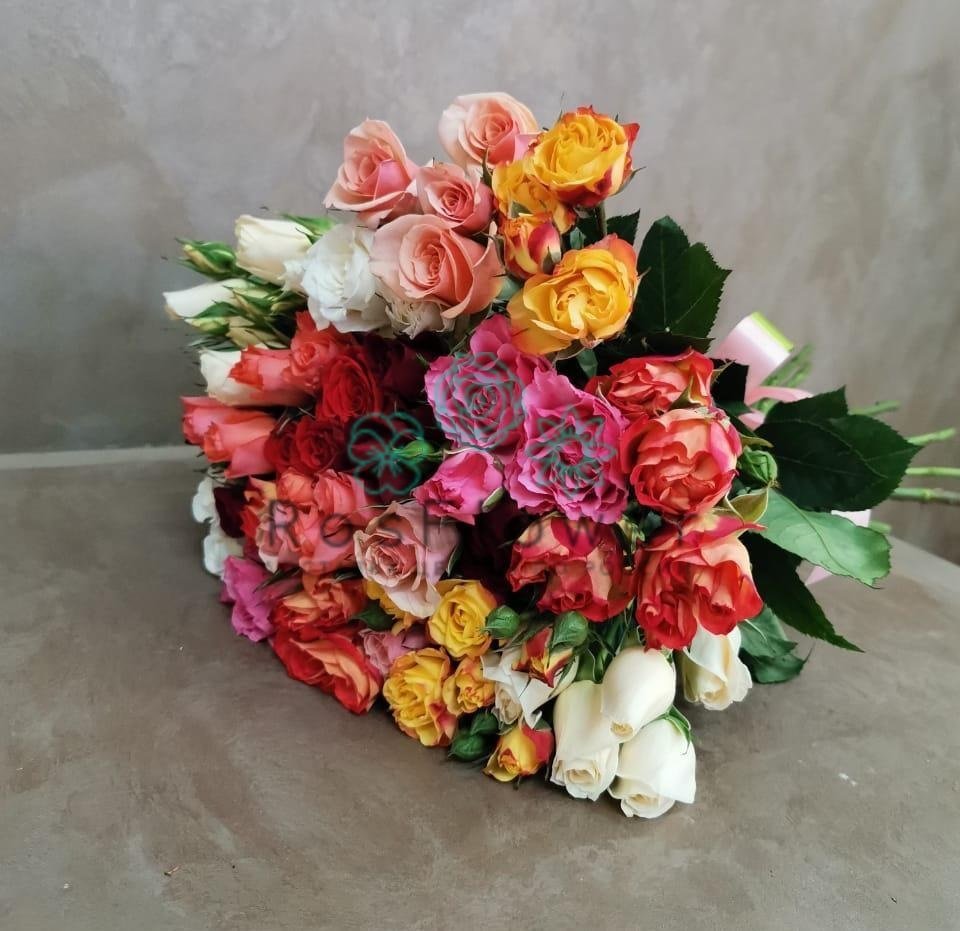 Букет цветов из: Розы в Акъяр