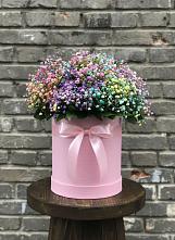 Цветочная композиция из Гипсофила и Розы в шляпной коробке в Акъяр