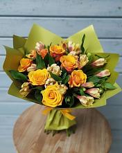 Букет цветов из:  Альстромерии и Розы в Акъяр