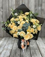 Букет цветов из:  Розы и Лизиантусы в Акъяр