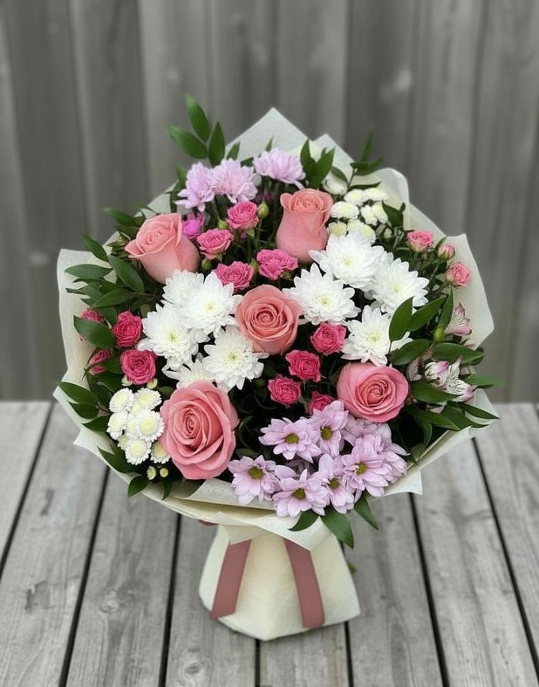 Букет цветов из: Альстромерии, Гвоздики, Розы и Хризантемы в Акъяр