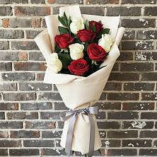 Букет цветов из:  Розы в Акъяр