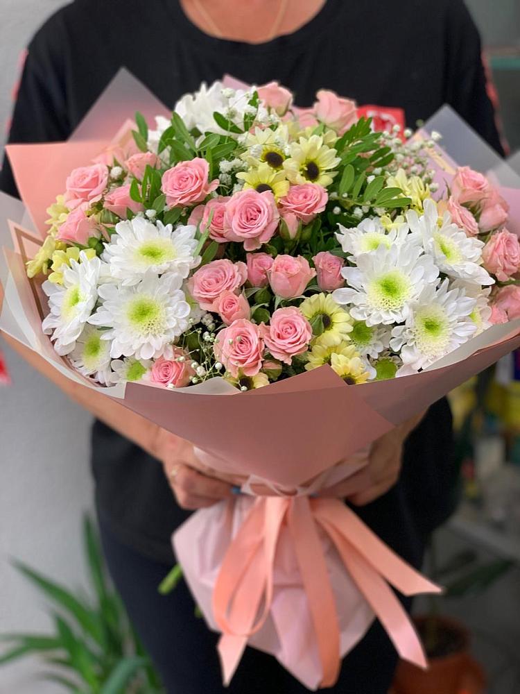 Букет цветов из: Розы и Хризантемы в Акъяр