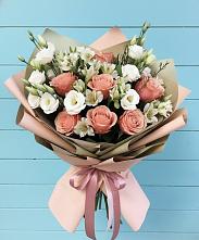 Букет цветов из:  Розы, Альстромерии и Лизиантусы в Акъяр