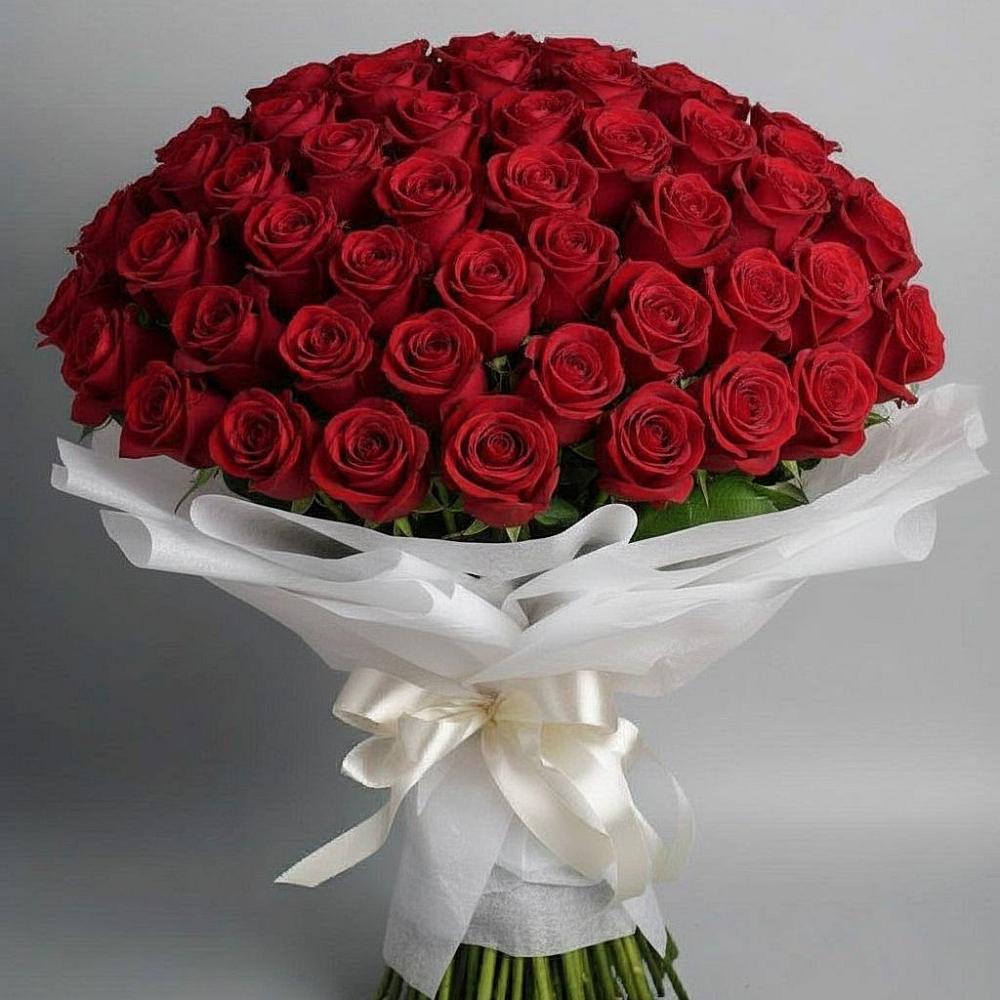 Букет 101 Красная роза Блэк Мэджик в Акъяр