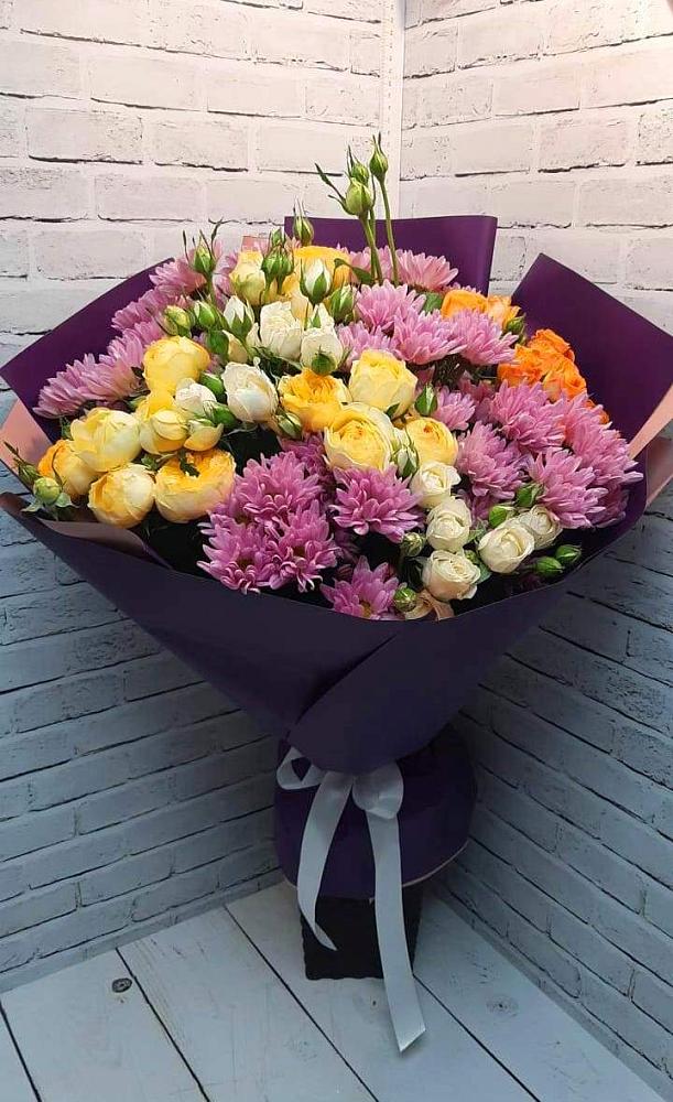 Букет цветов из: Хризантемы и Розы в Акъяр