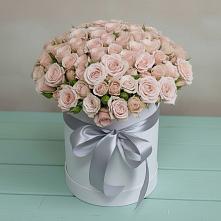 Цветочная композиция из Розы в шляпной коробке в Акъяр