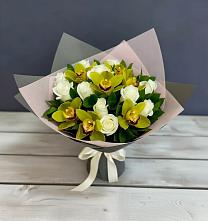 Букет цветов из:  Орхидеи и Розы в Акъяр