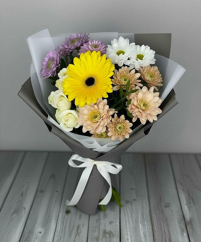 Букет цветов из: Розы, Герберы и Хризантемы в Акъяр