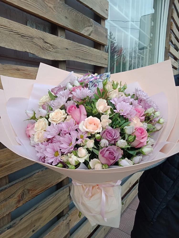 Букет цветов из: Розы и Хризантемы в Акъяр