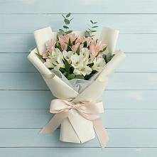 Букет цветов из:  Альстромерии в Акъяр