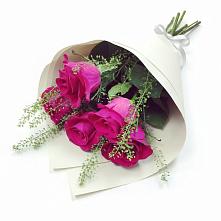Букет цветов из:  Розы в Акъяр