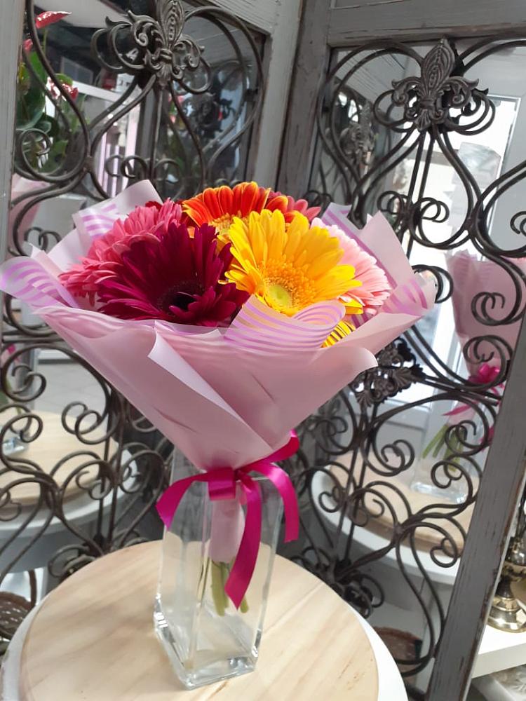 Букет цветов из: Герберы в Акъяр