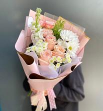 Букет цветов из:  Хризантемы и Розы в Акъяр