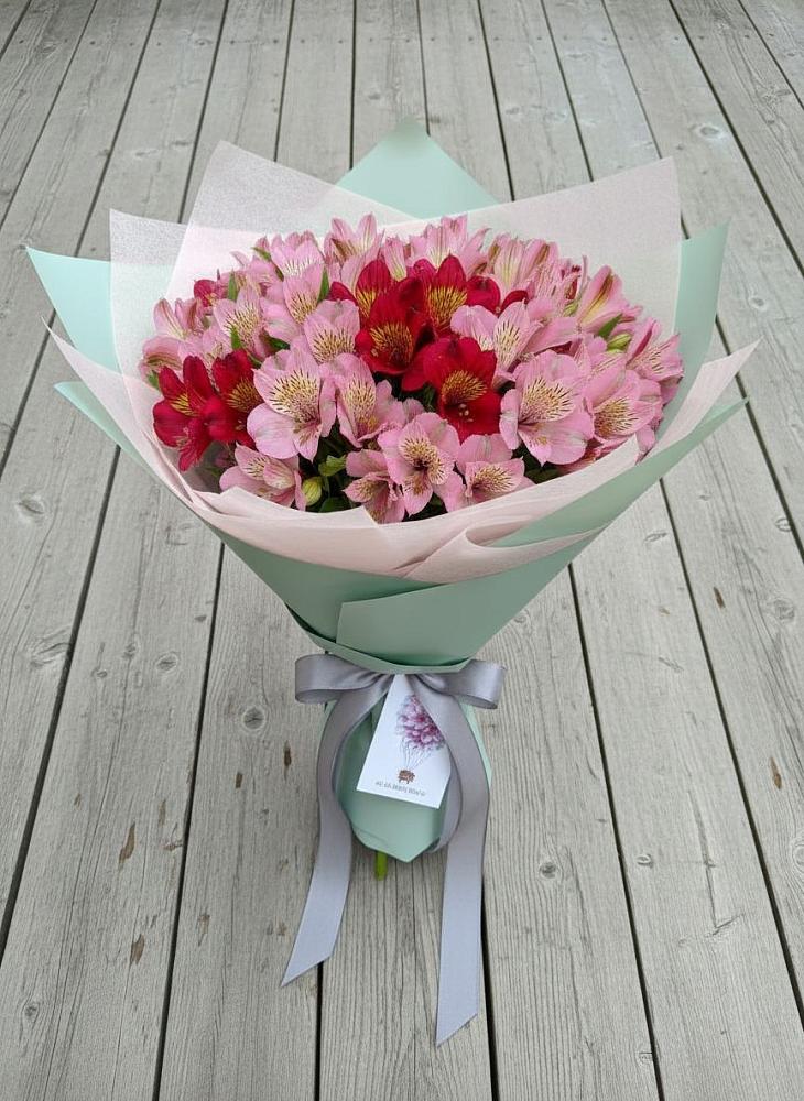 Букет цветов из: Альстромерии в Акъяр