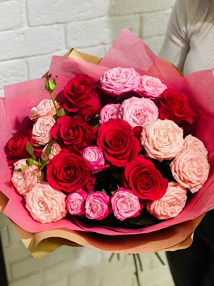 Букет цветов из: Розы в Акъяр