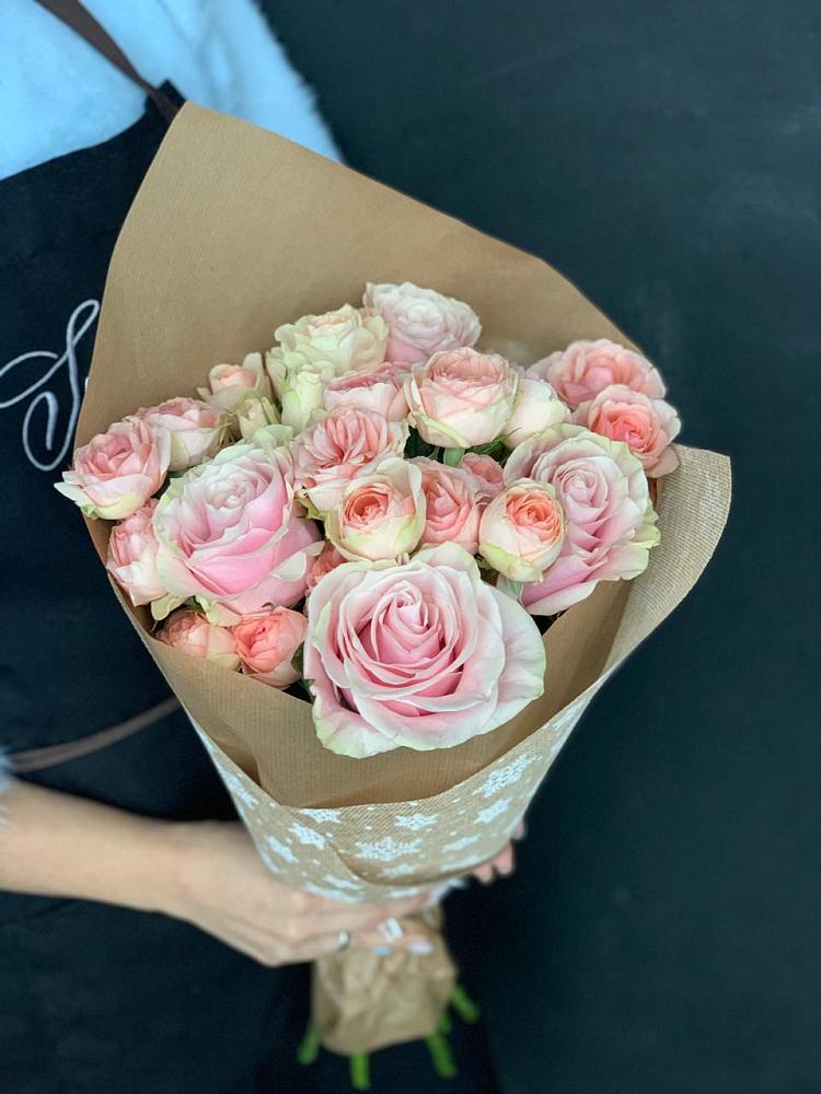 Букет цветов из: Хризантемы и Розы в Акъяр