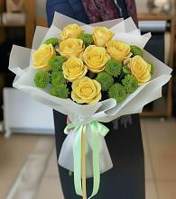 Букет цветов из:  Хризантемы и Розы в Акъяр