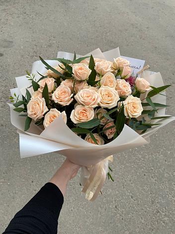 Букет Кремовые розы Латте в Акъяр