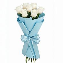 Букет 7 белых роз Проуд в Акъяр