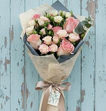 Букет цветов из:  Розы в Акъяр