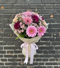 Букет цветов из:  Герберы и Хризантемы в Акъяр