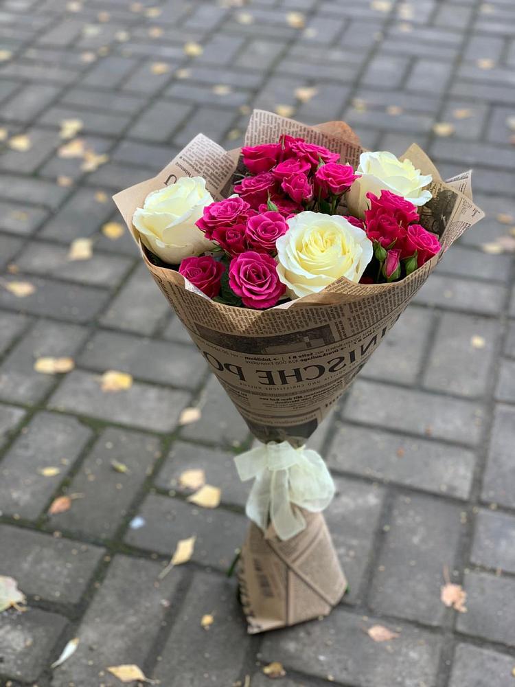 Букет цветов из: Розы в Акъяр