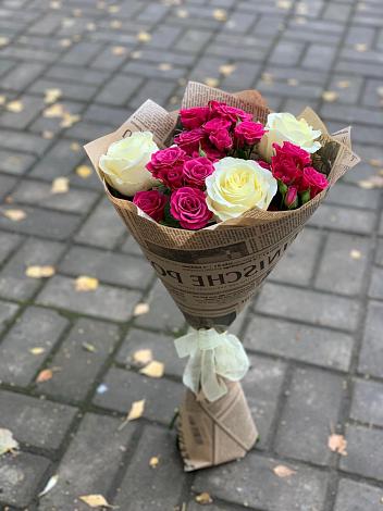 Букет цветов из: Розы в Акъяр