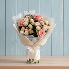 Букет цветов из:  Розы в Акъяр