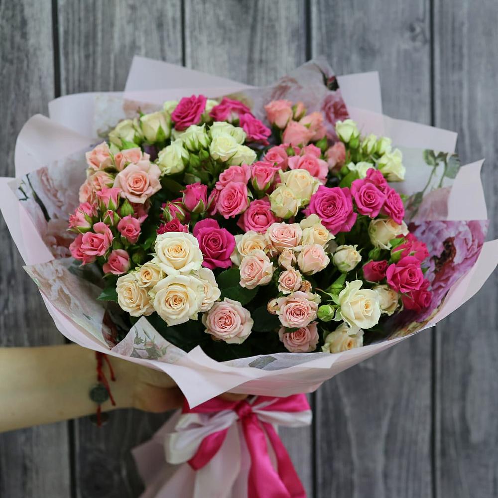 Букет цветов из: Розы в Акъяр