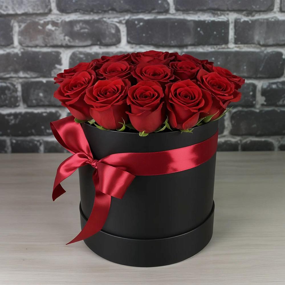 Цветочная композиция из Розы в шляпной коробке в Акъяр