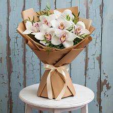 Букет цветов из:  Орхидеи и Розы #REPLACE_PRED# Акъяр