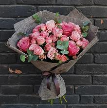 Букет цветов из:  Розы в Акъяр