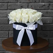 Цветочная композиция из Розы в шляпной коробке в Акъяр